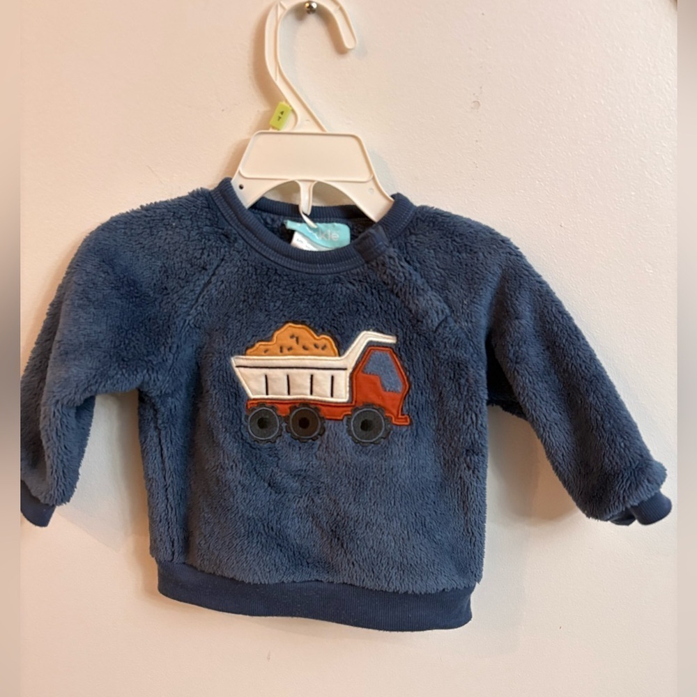 4/30$ Pekkle puffy sweater 6 months